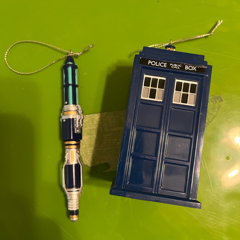 Doctor Who Set of Two Ornaments - TARDIS and Sonic Screwdriver